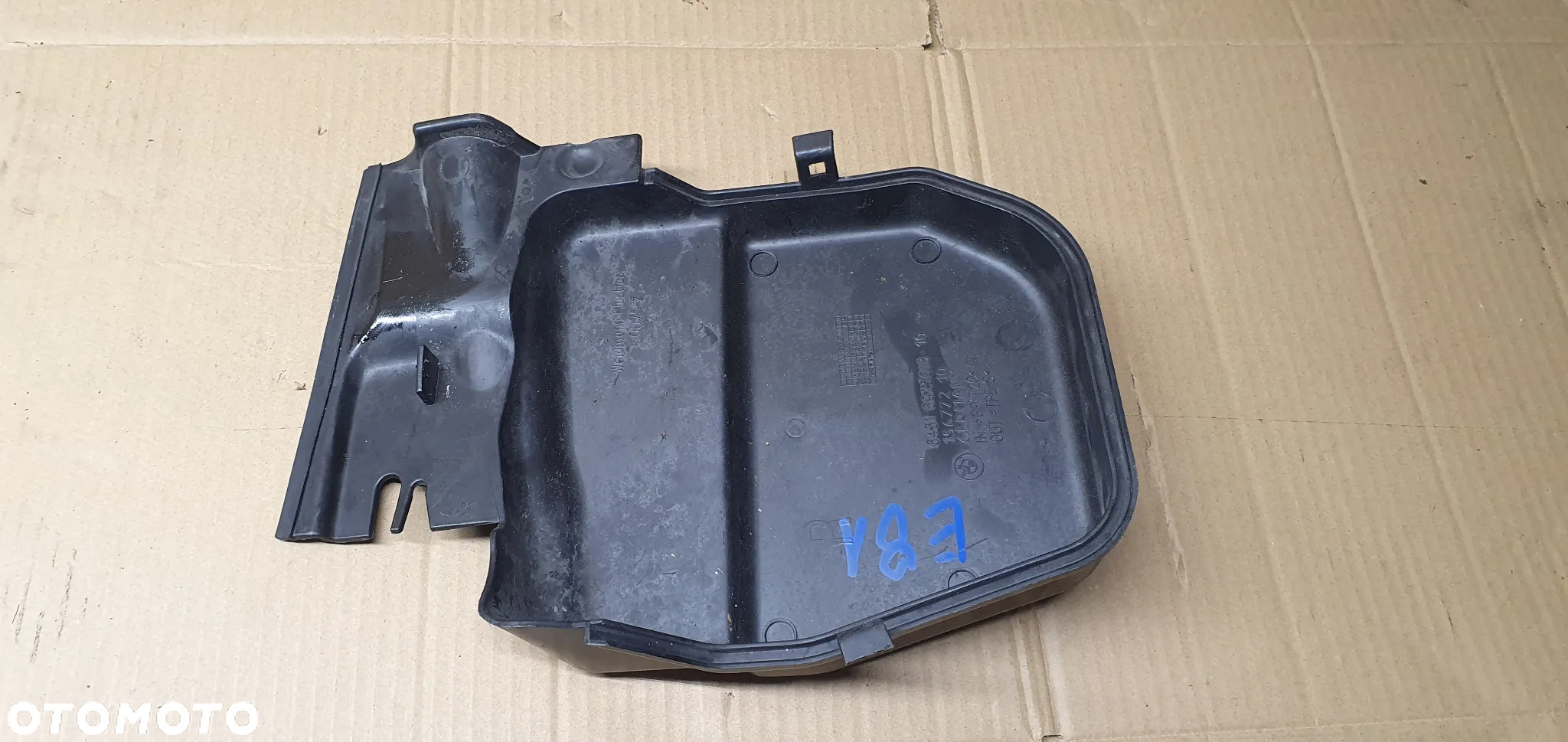 Osłona podszybia zaślepka kielicha prawa BMW 1 E81 E87 6925018 - 4