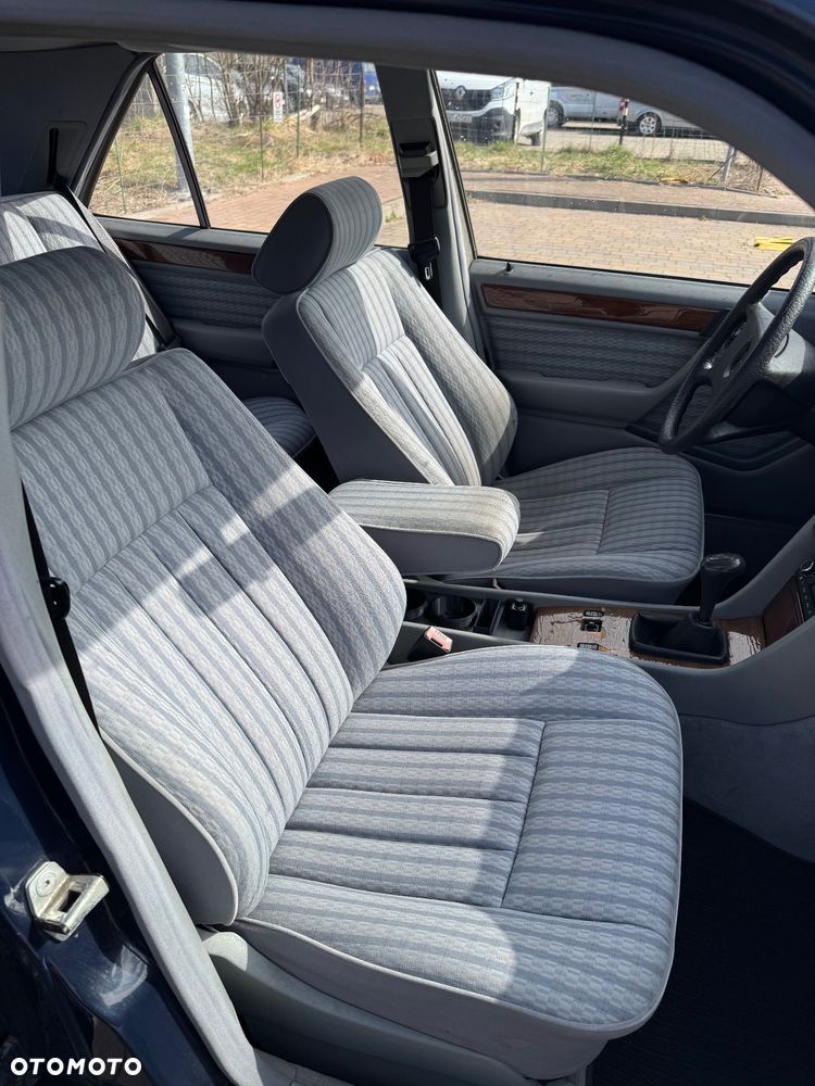 Mercedes-Benz W124 (1984-1993) - 13