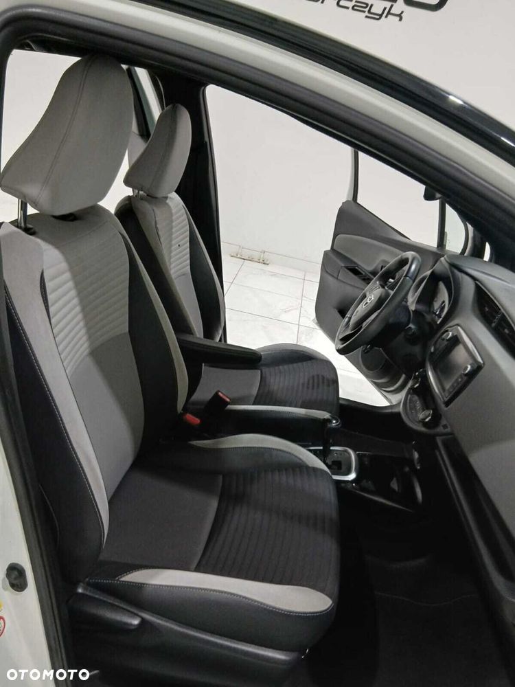 Toyota Yaris - 24