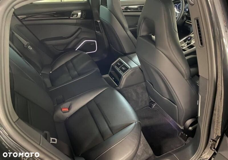 Porsche Panamera 4 10 Years Edition - 17