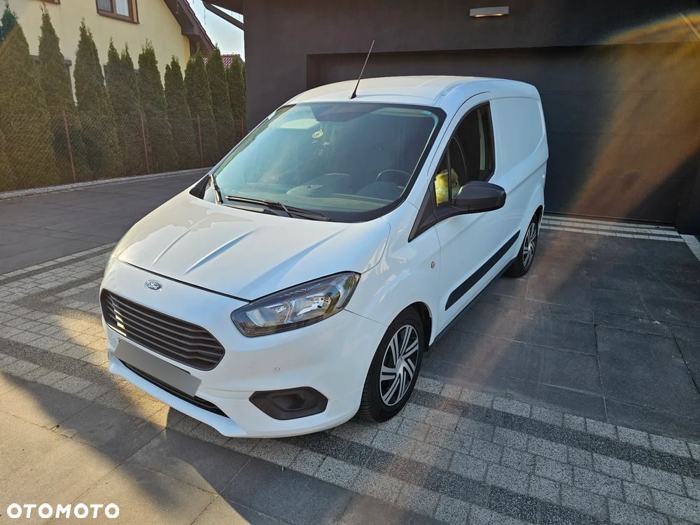 Ford Transit Courier - 2