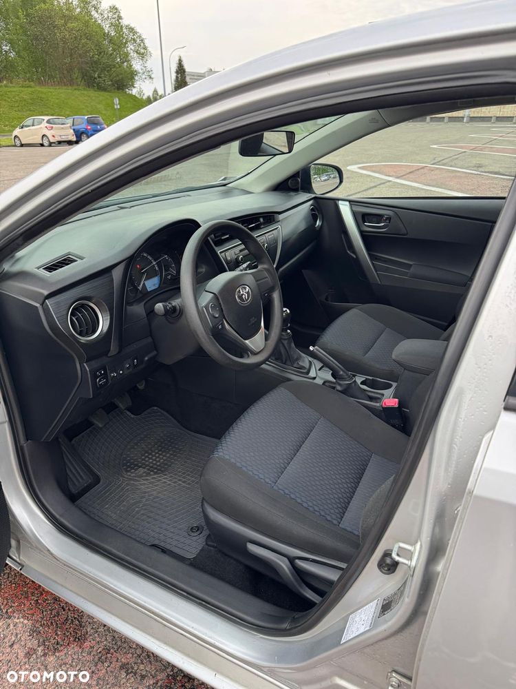 Toyota Auris 1.33 VVT-i Active - 11