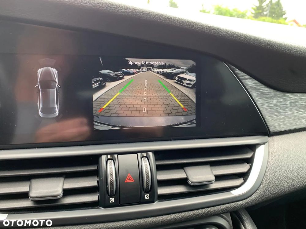 Alfa Romeo Giulia 2.2 D Turbo - 17