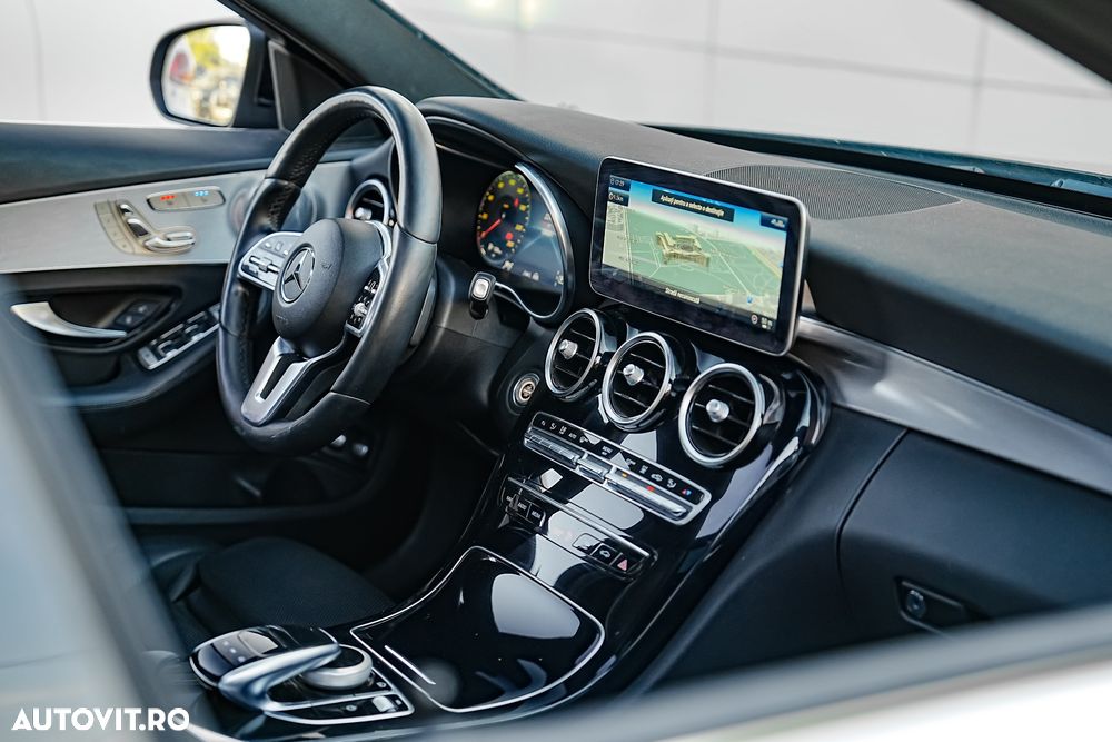 Mercedes-Benz C 300 e 9G-TRONIC AMG Line - 38
