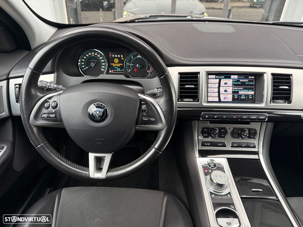 Jaguar XF 2.2 - 18