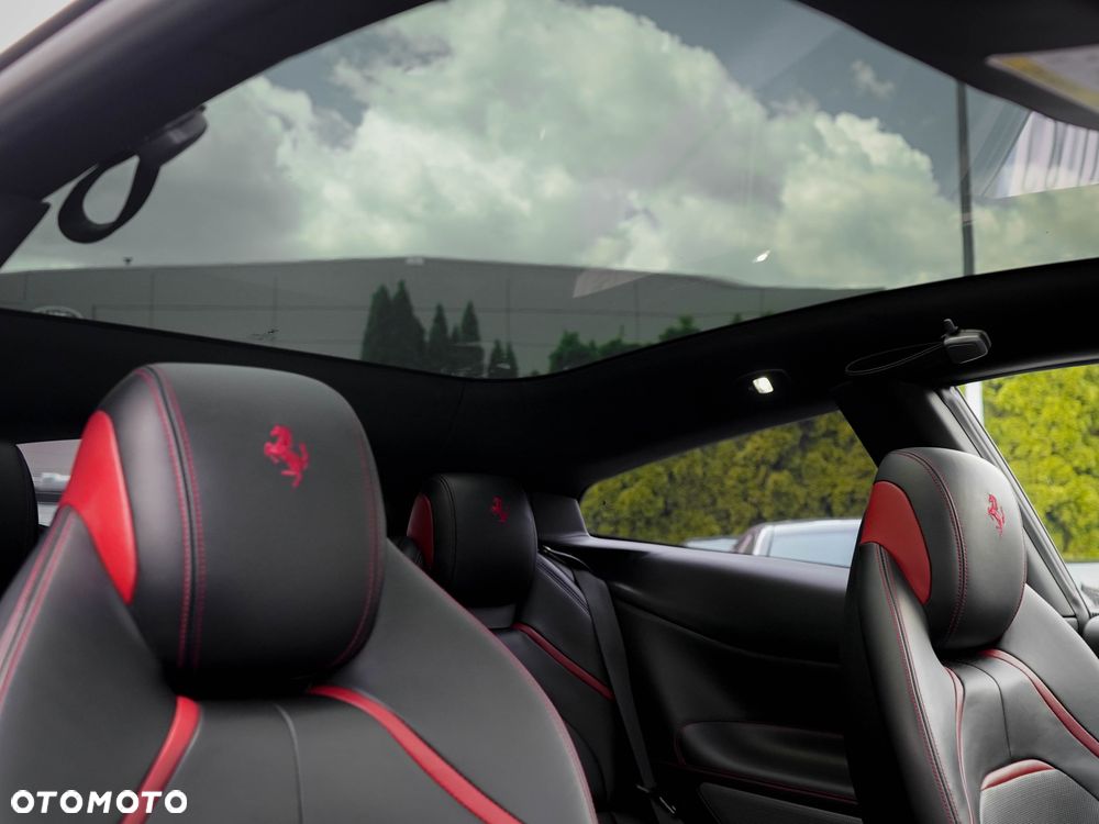 Ferrari GTC4Lusso - 29