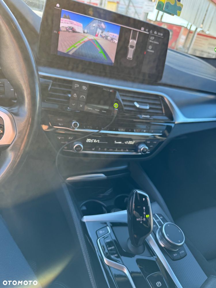 BMW Seria 5 520d M Sport - 17
