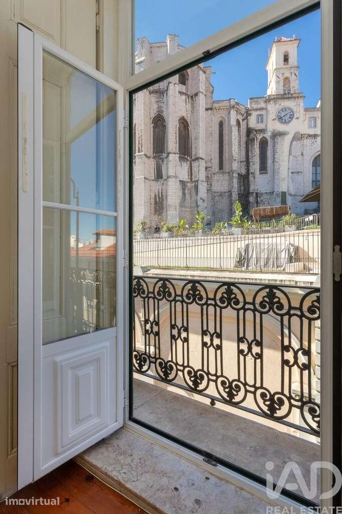 Apartamento T3 em Santa Maria Maior de 65,5 m2 - Grande imagem: 2/33