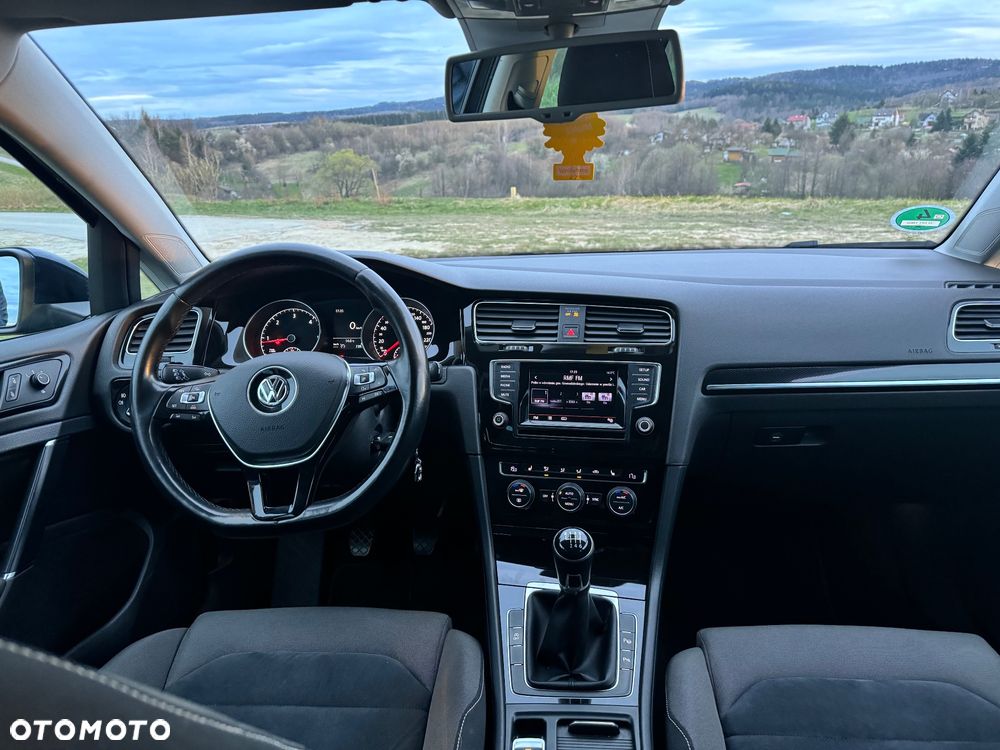 Volkswagen Golf - 8