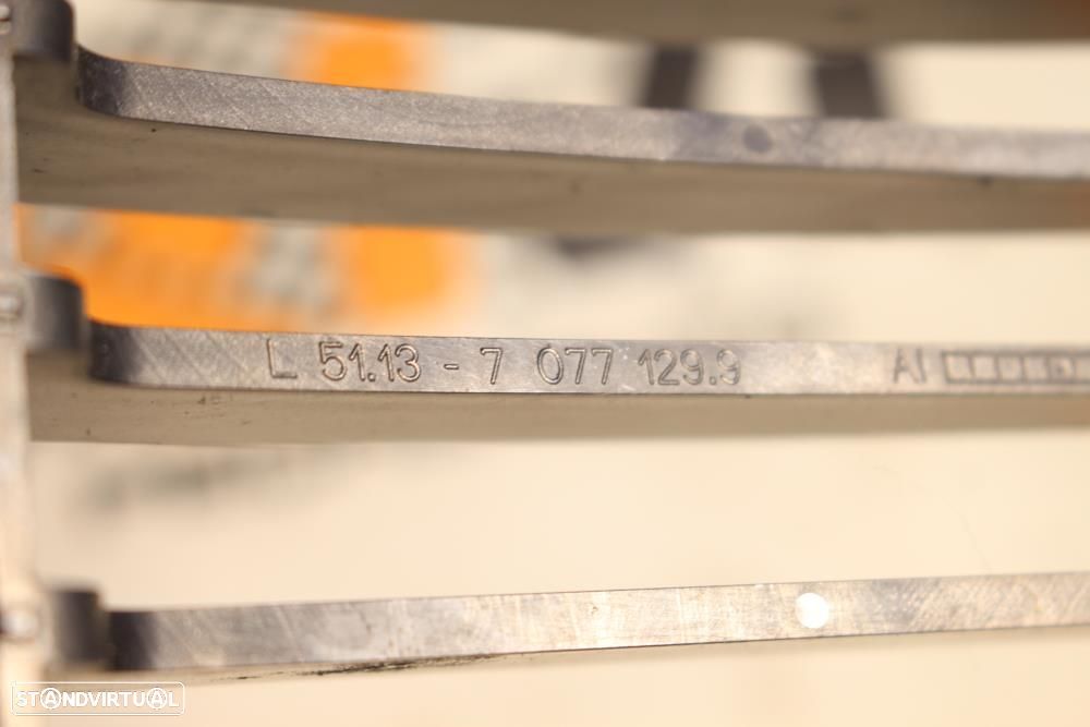 Grelha De Parachoques Bmw 1 (E87)  51137077129 / 7077129 / Esquerda E8 - 7