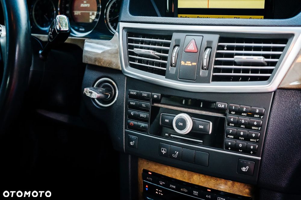Mercedes-Benz Klasa E 350 4Matic 7G-TRONIC Elegance - 18