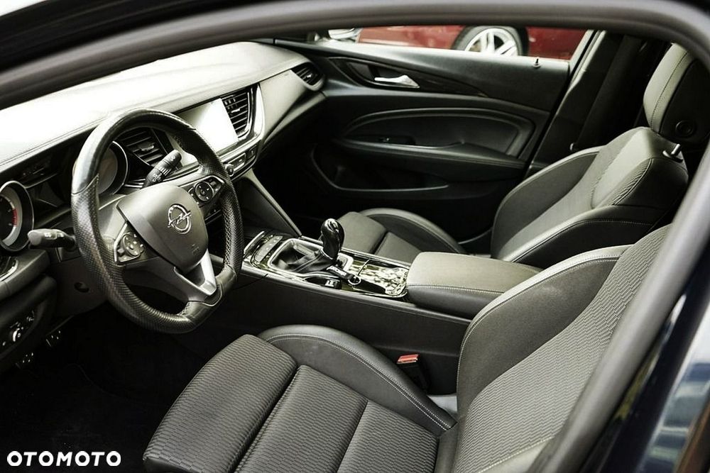 Opel Insignia - 10
