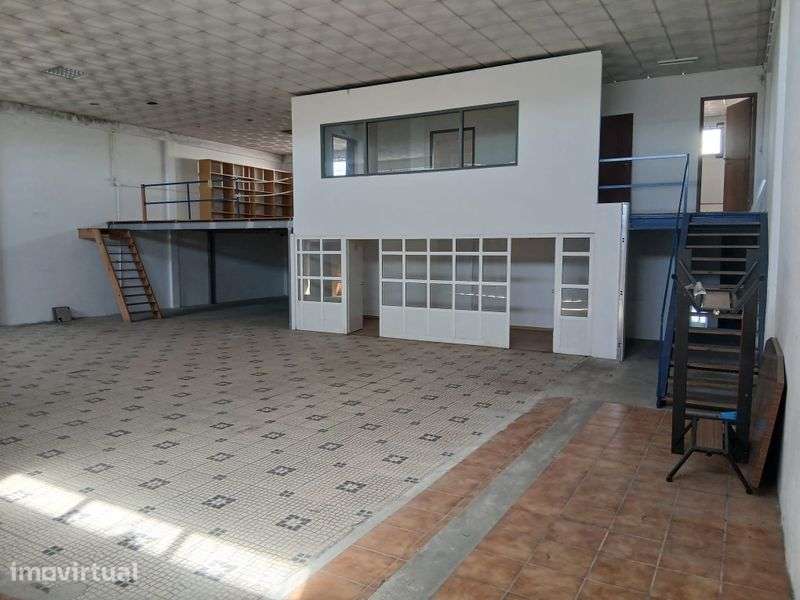 Armazém 350 mt2 junto ao ic2 Coimbra - Grande imagem: 5/7