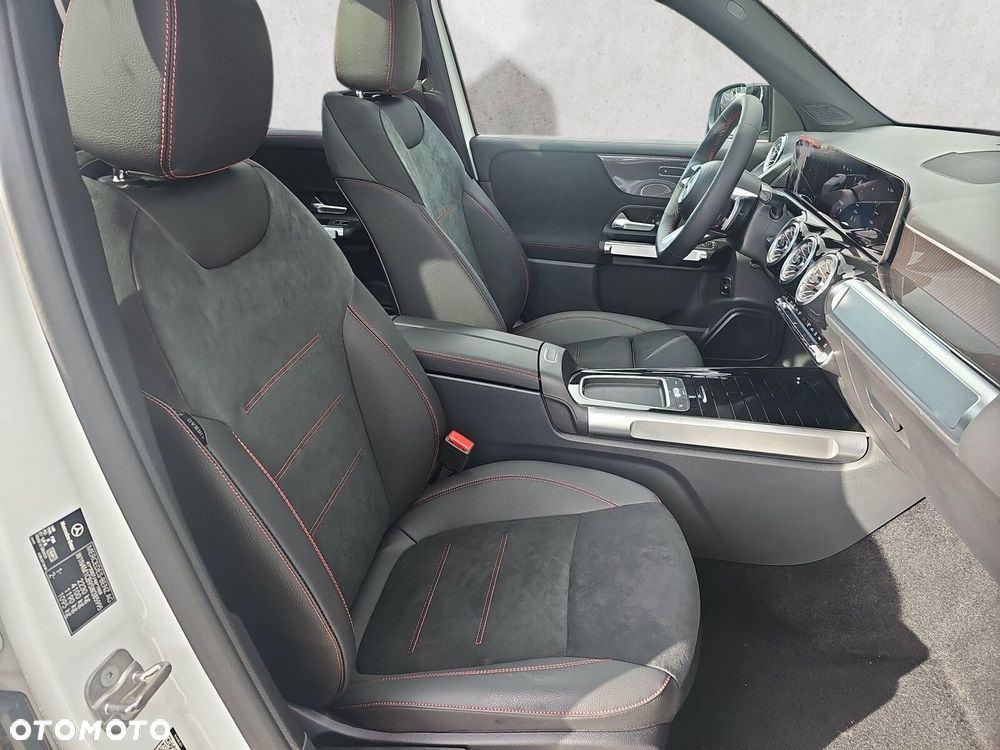 Mercedes-Benz GLB - 16