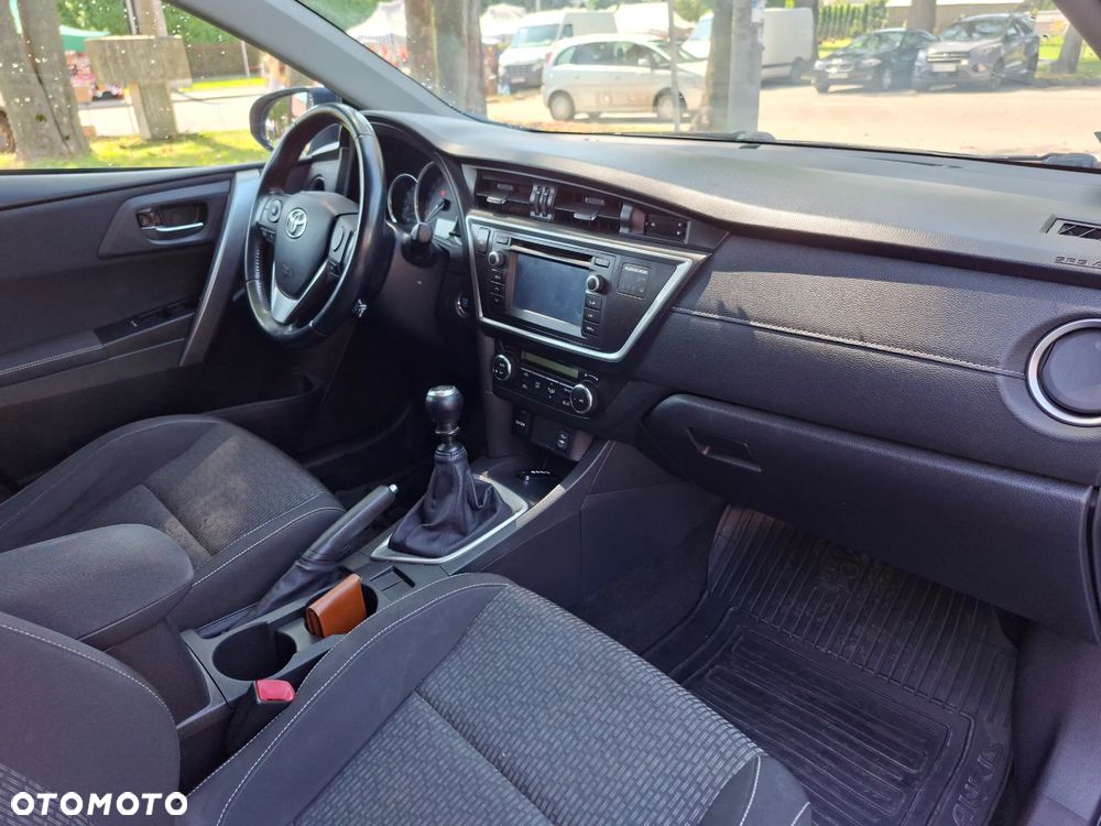 Toyota Auris - 12