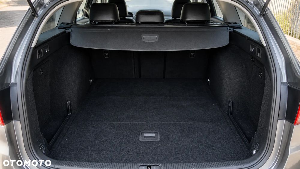 Volkswagen Passat - 15