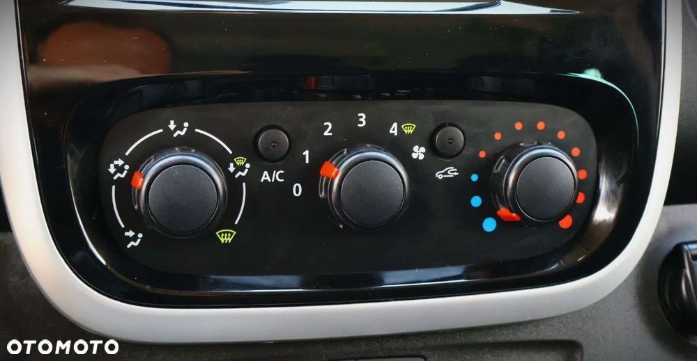 Opel Vivaro - 31