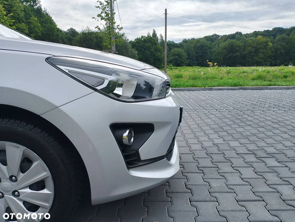 Kia Rio 1.2 L - 8