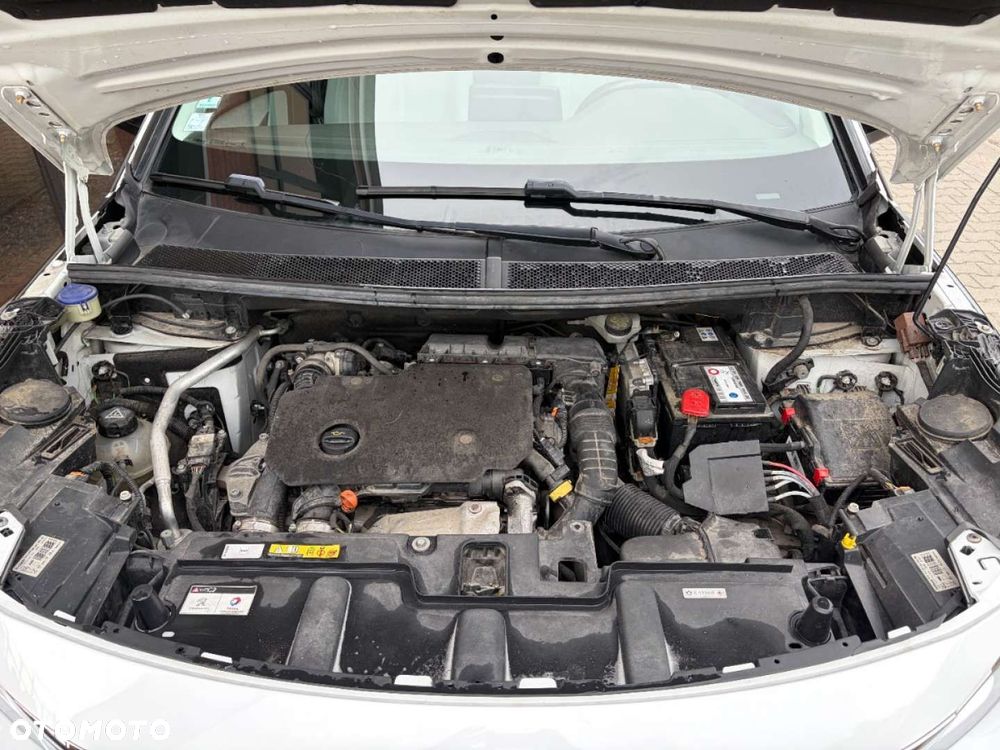 Peugeot 5008 1.5 BlueHDi Allure S&S - 28
