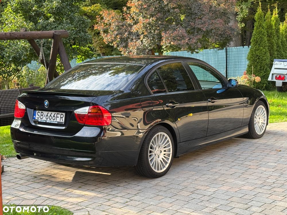 BMW Seria 3 318i - 4