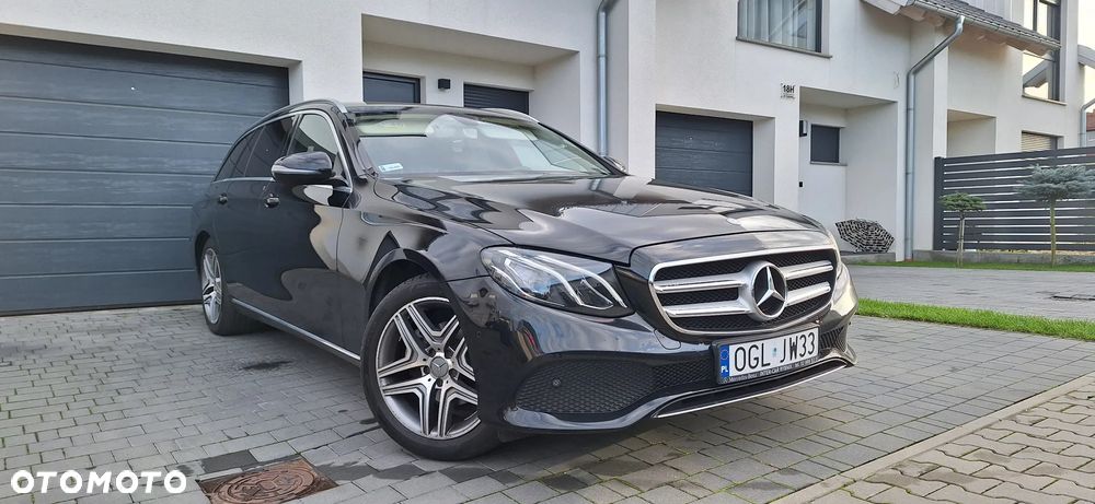 Mercedes-Benz Klasa E 220 d 4Matic T 9G-TRONIC Exclusive - 14