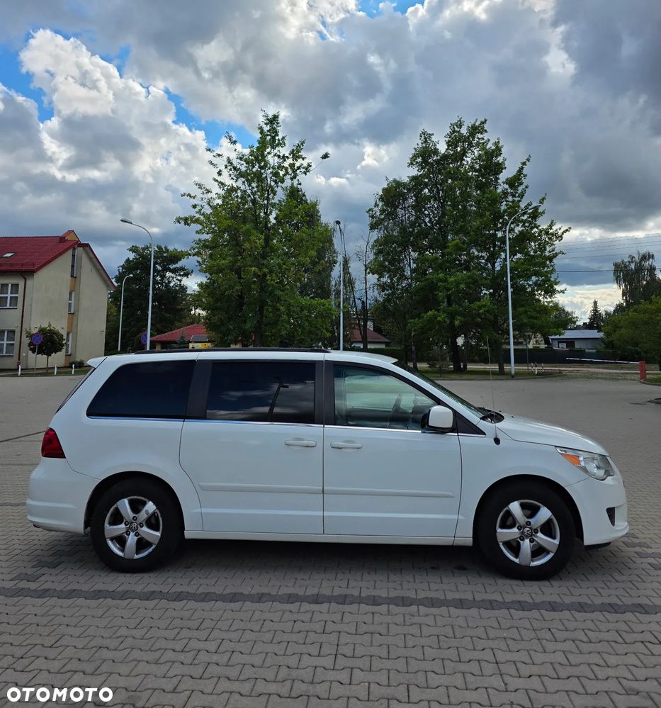 Volkswagen Routan - 7