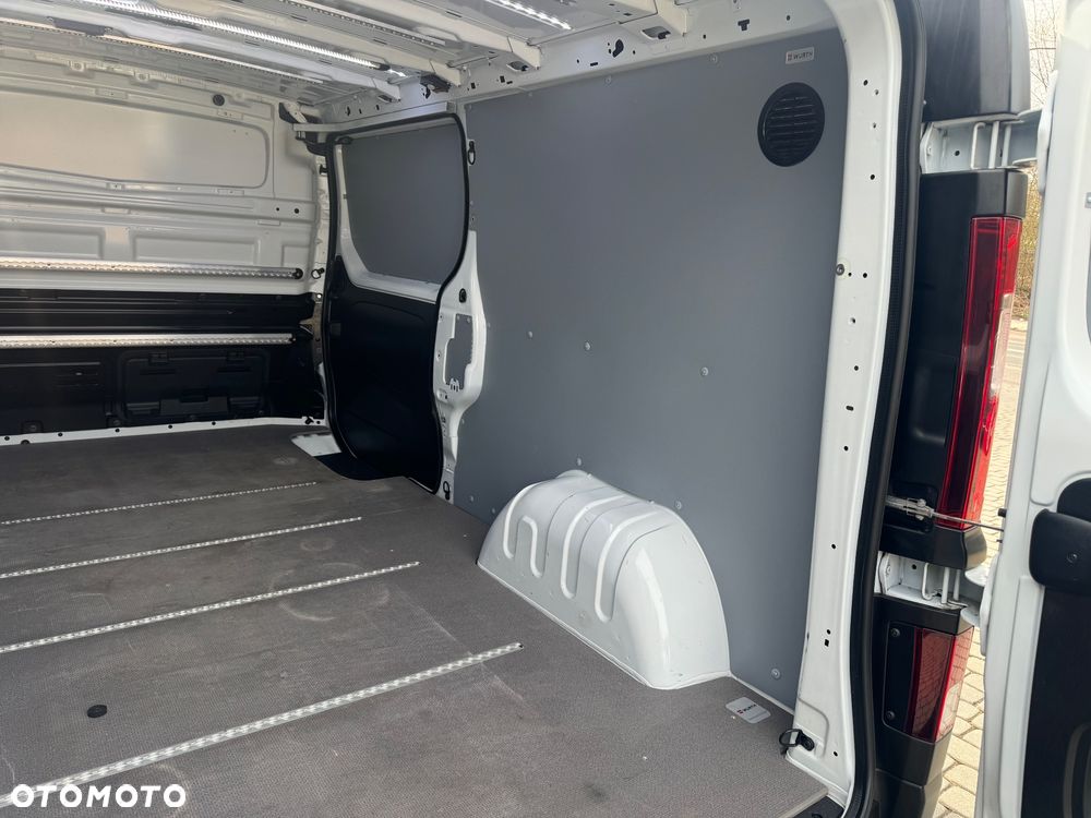 Renault Trafic - 12