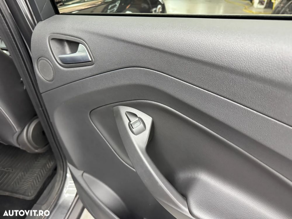 Ford Kuga 1.5 EcoBoost 4WD Titanium - 17