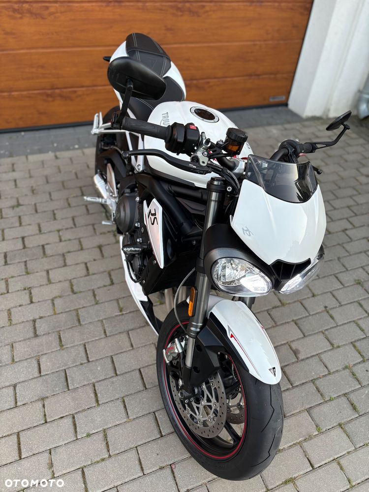Triumph Street Triple - 26