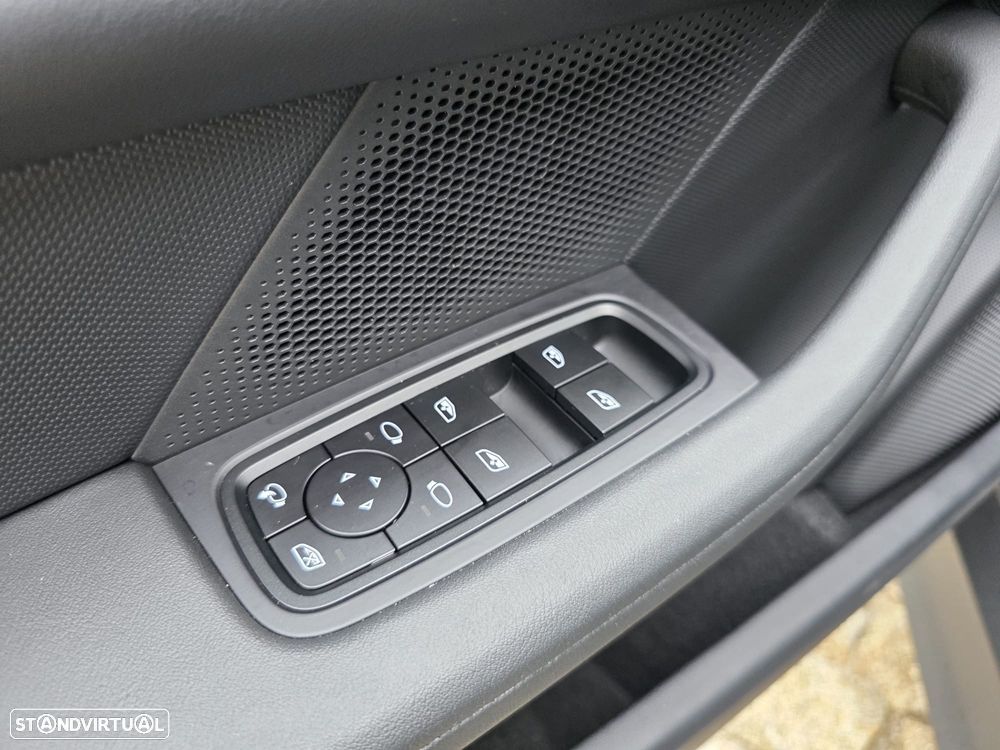 Porsche Taycan Sport Turismo Standard - 27