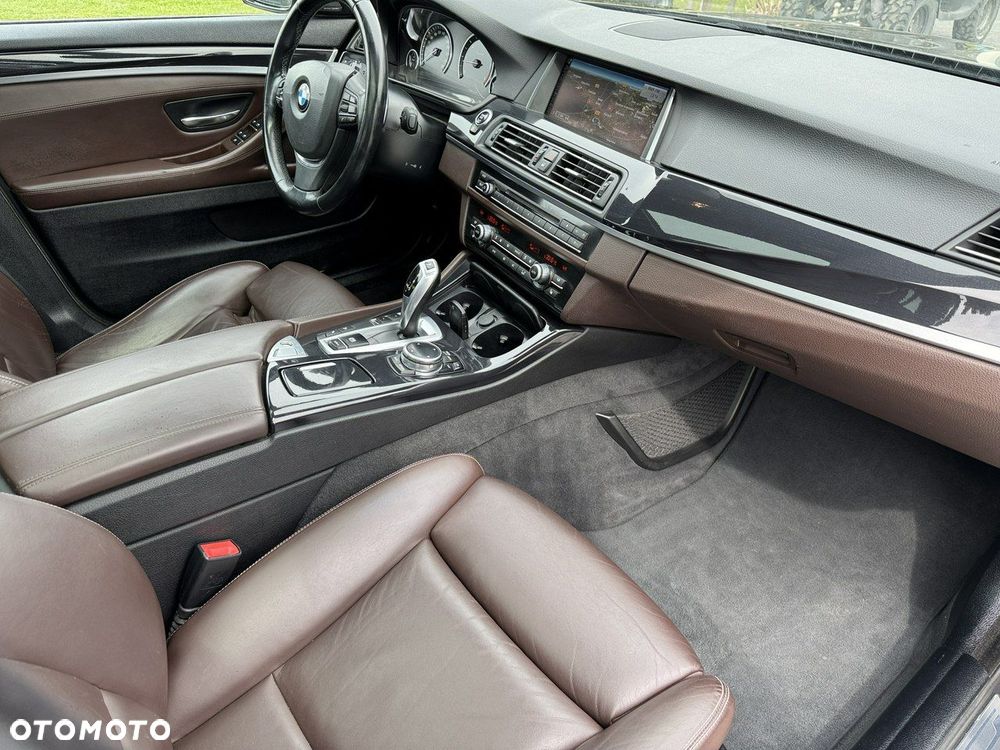 BMW Seria 5 520d Luxury Line sport - 31