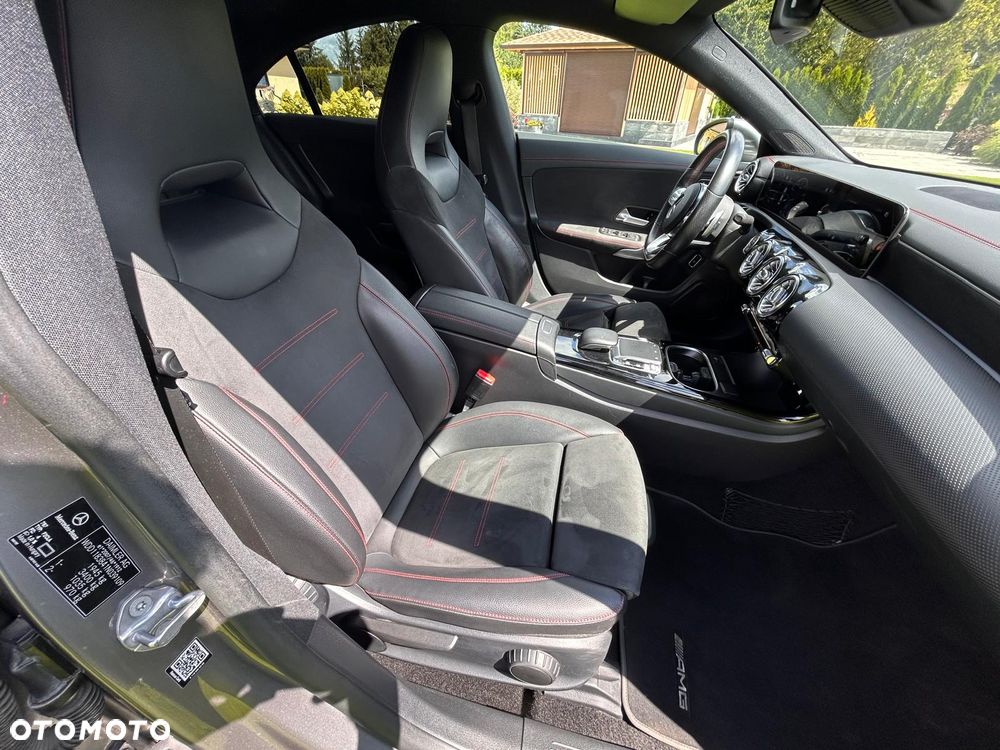 Mercedes-Benz CLA 180 7G-DCT - 21