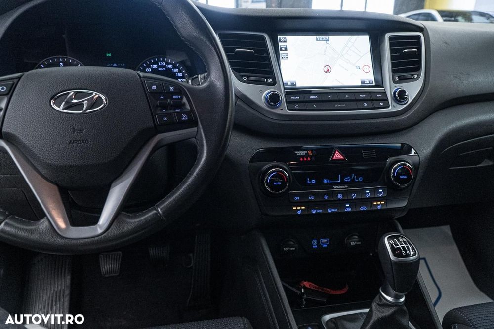 Hyundai Tucson blue 1.7 CRDi 2WD Advantage - 34