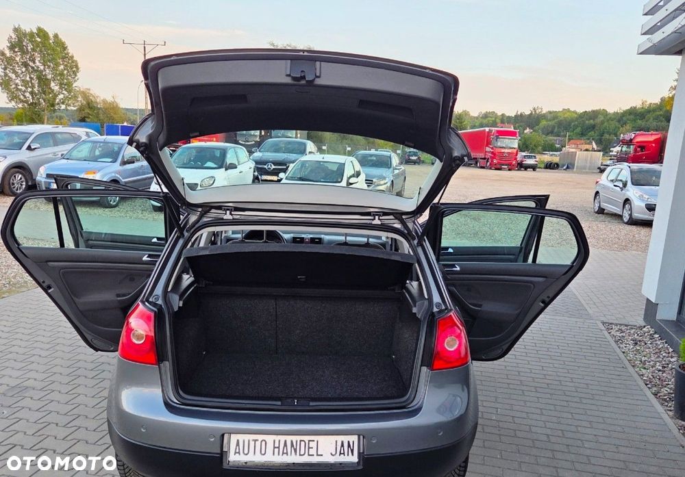 Volkswagen Golf - 28