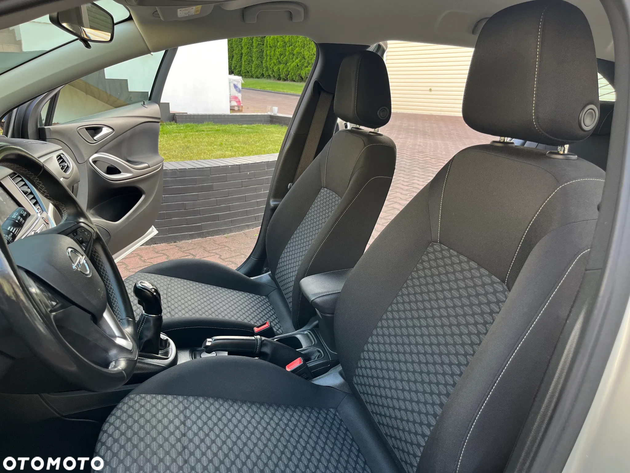 Opel Astra V 1.2 T Edition S&S - 19