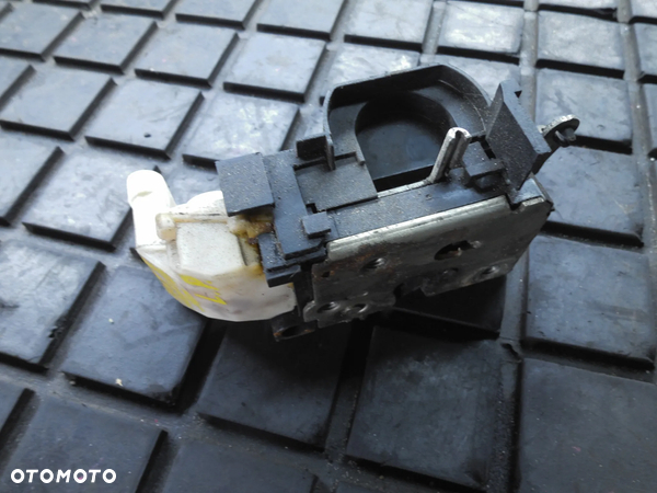 ZAMEK DRZWI LEWY PRZÓD FIAT PUNTO II