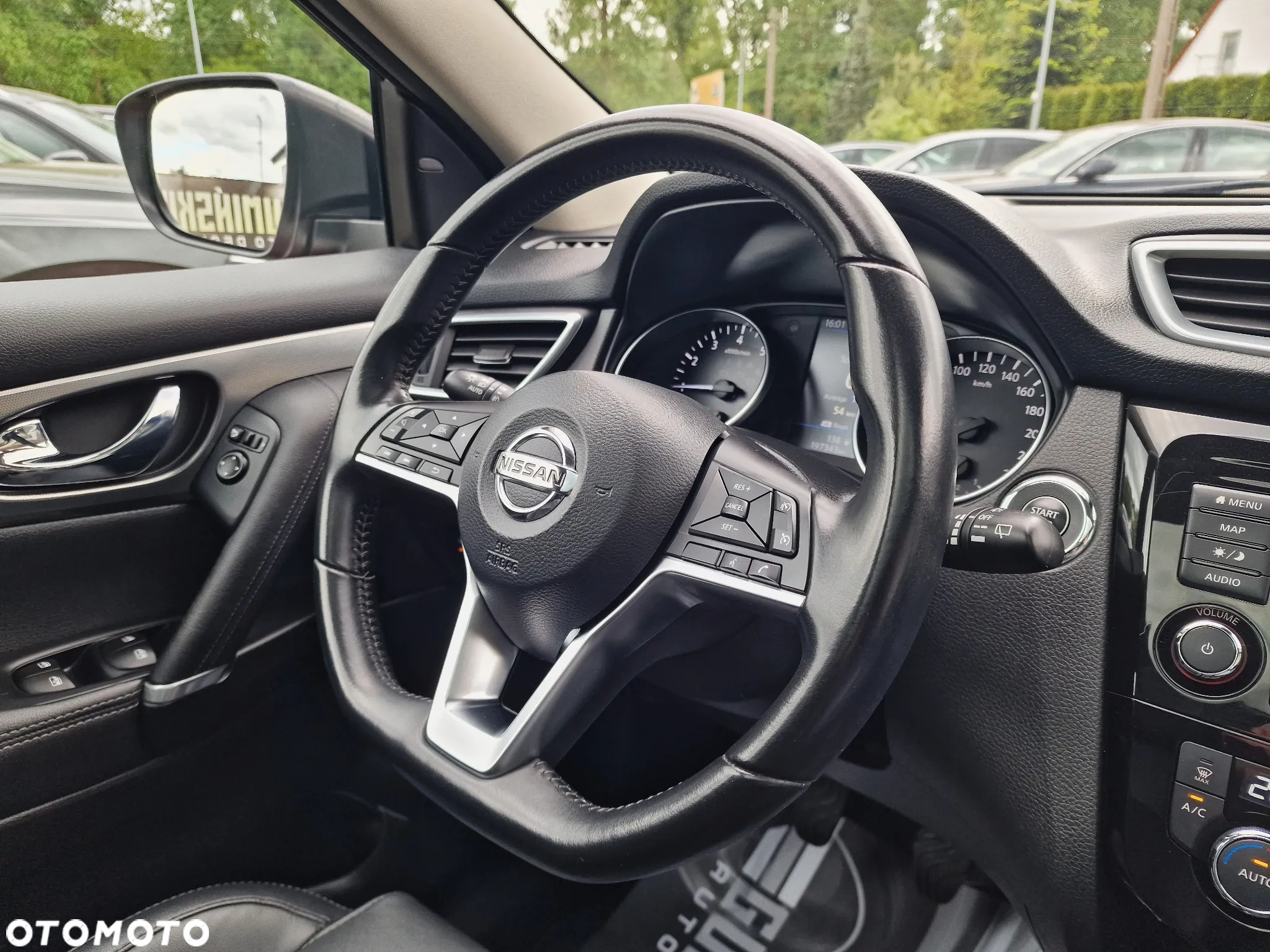 Nissan Qashqai 1.3 DIG-T Tekna+ - 33