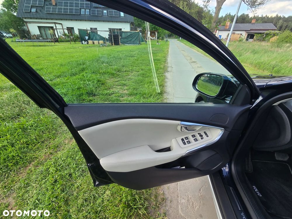 Volvo V40 D4 Geartronic Summum - 11