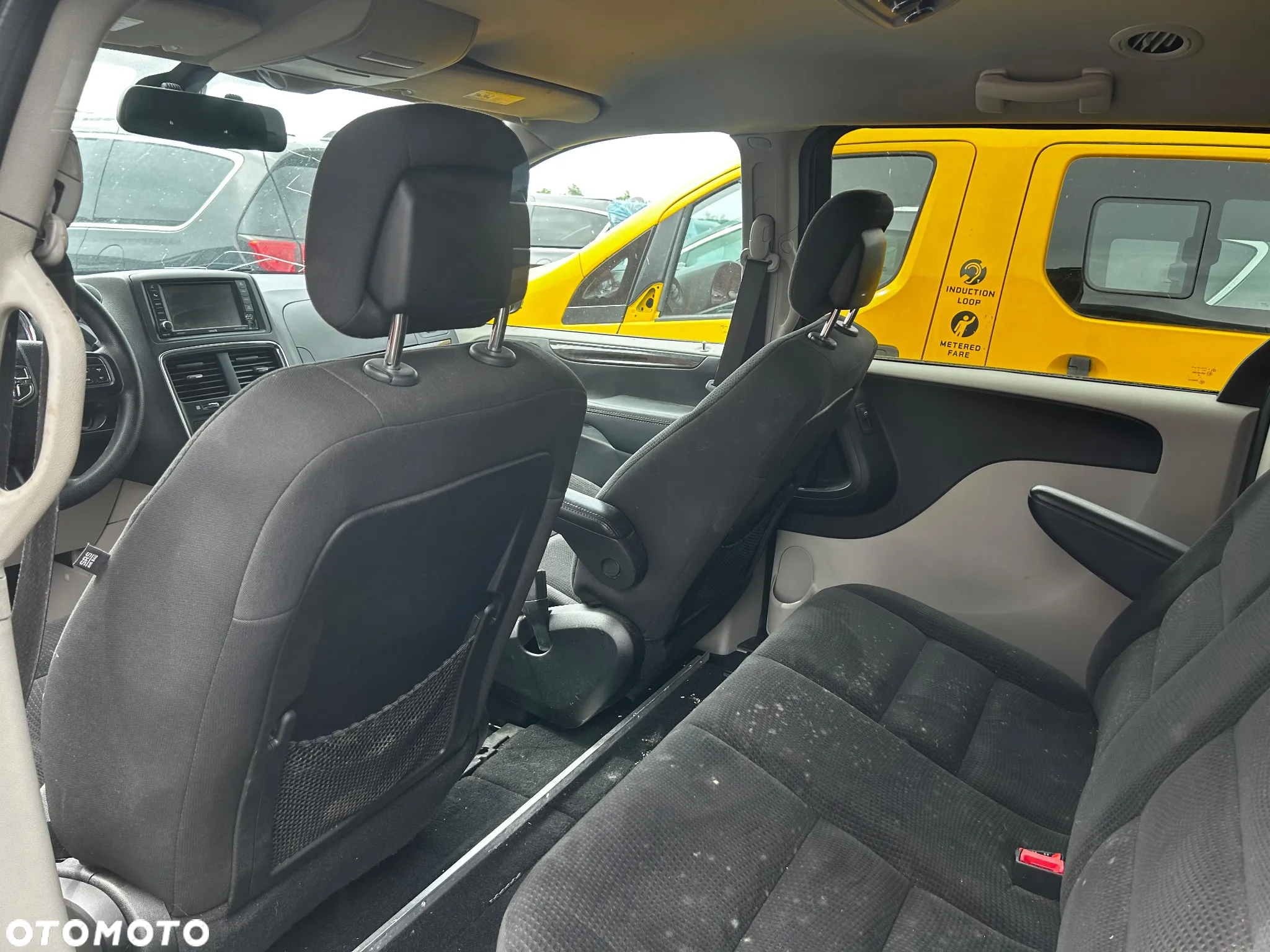 Dodge Grand Caravan - 6