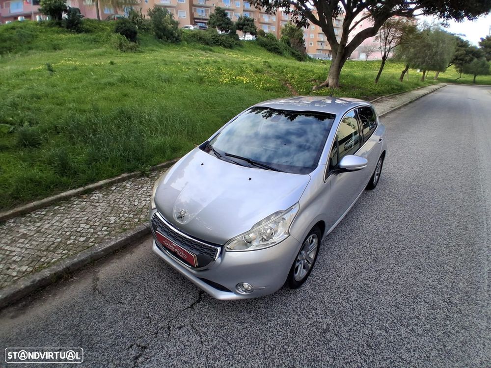 Peugeot 208 - 36