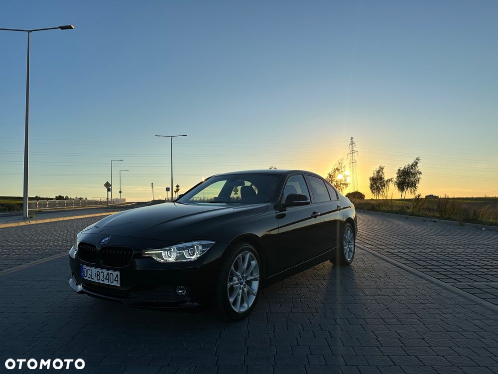 BMW Seria 3 320i - 14