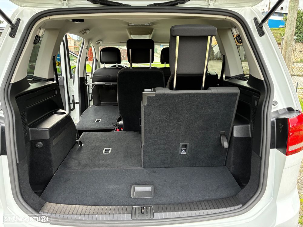 VW Touran 1.6 TDI R-Line - 16