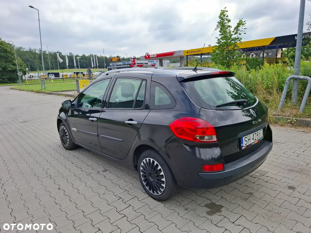 Renault Clio 1.2 16V Authentique - 4