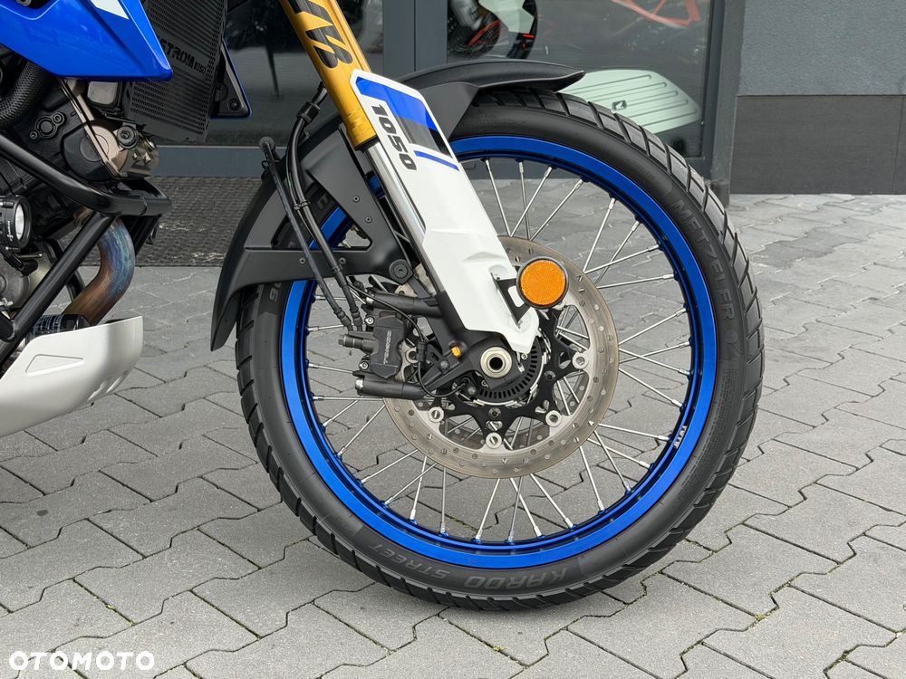 Suzuki V-STROM - 8