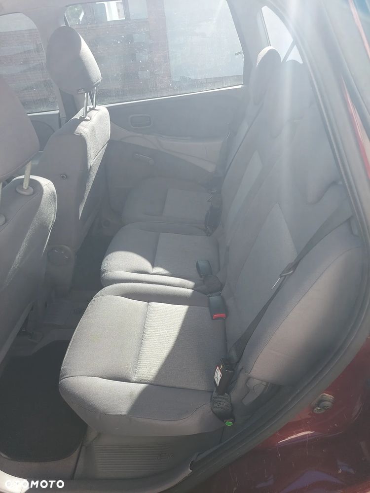 Nissan Almera Tino tekna - 10