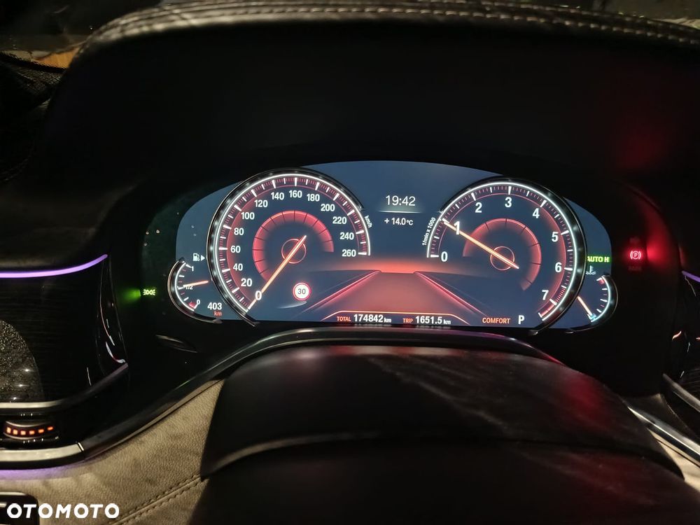 BMW Seria 7 740Li - 10