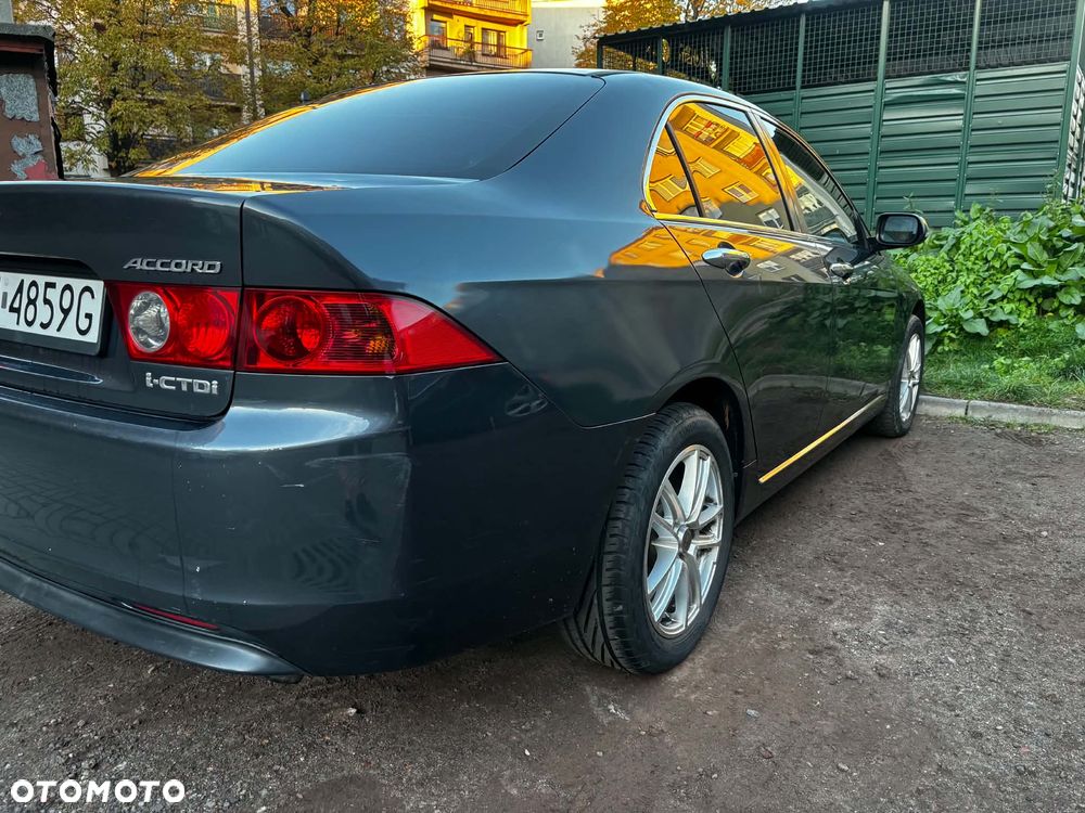 Honda Accord 2004 photo 3