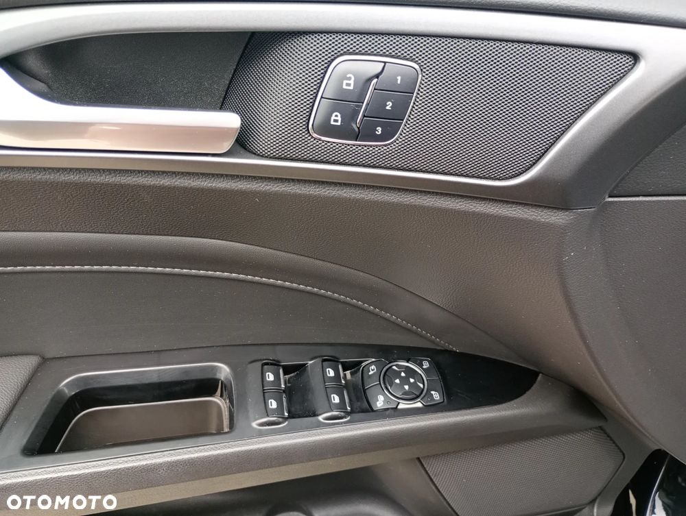 Ford Mondeo 2.0 TDCi Titanium PowerShift - 25