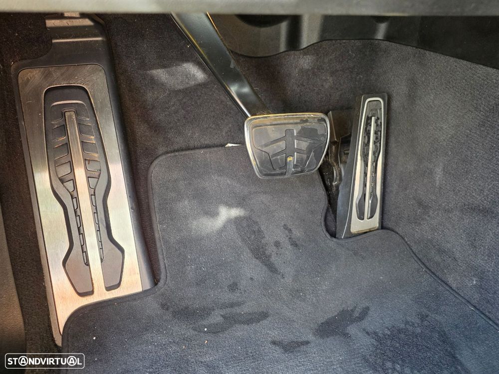BMW 320 e Pack Desportivo M Auto - 44