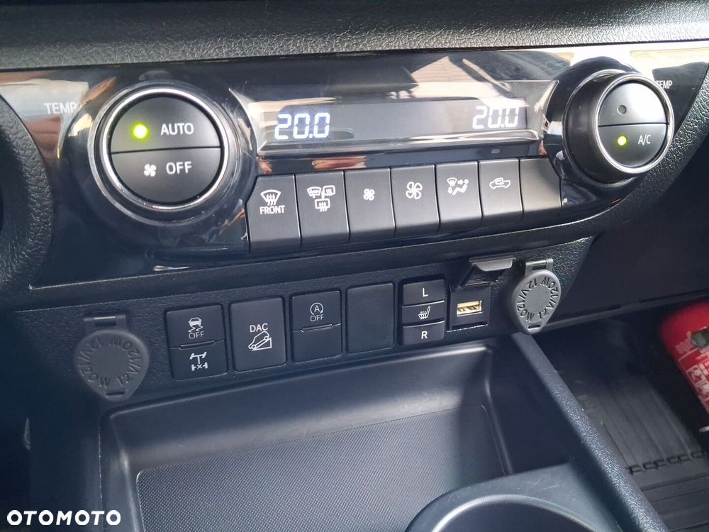 Toyota Hilux 2.8 D-4D mHEV Double Cab Invincible 4x4 - 19